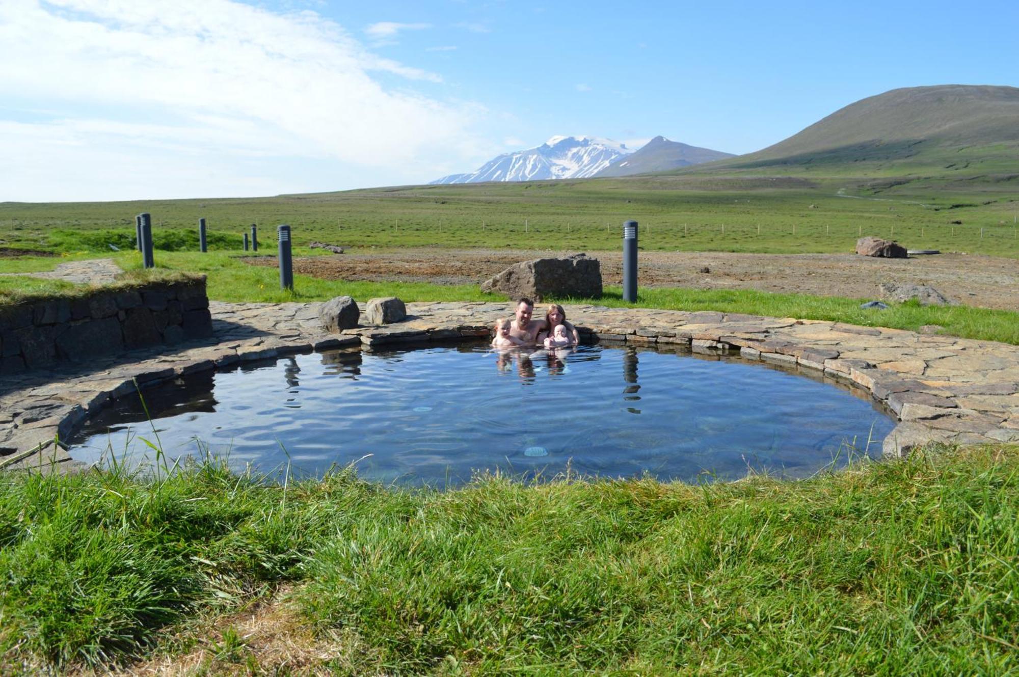 Laugarfell Accommodation & Hot Springs ภายนอก รูปภาพ